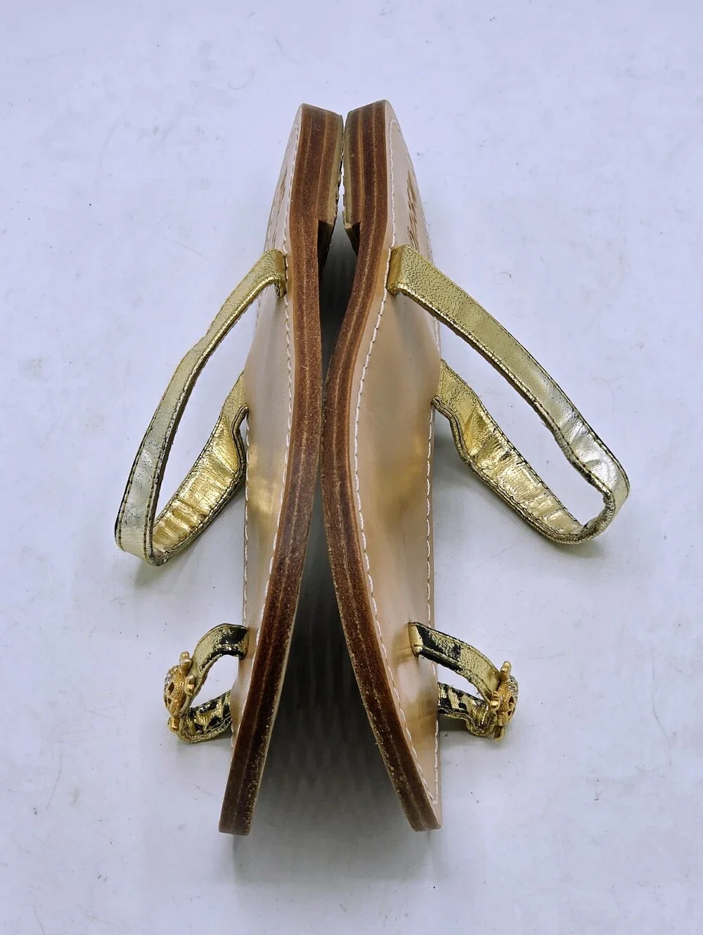 Mystique Gold Leather Skull & Crossbones Thong Sandals Size 5